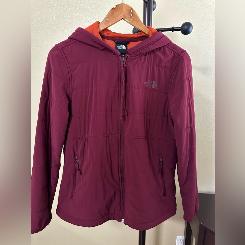 North Face Women's burgundy/rusty orange size medium jacket